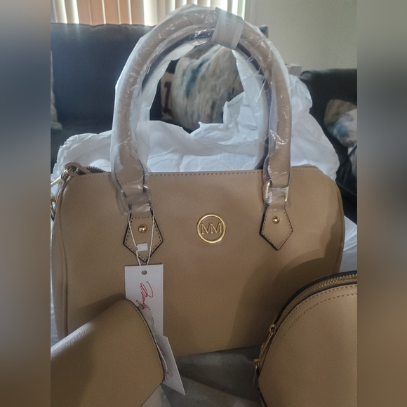 3 Piece Purse Set - Picture 2 of 4